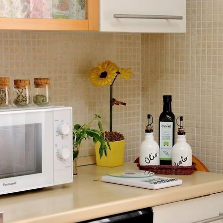 Relax Rome With 2 Balconies - 2 Bedroom Flat, 3Rd Floor With Lift, High Comfort, Quite, A Walk From Urban Train Station Gemelli And Metro A Stops Battistini & Cornelia Connecting To Center In 20 Minutes, 2 Steps From Bus Stop, Cycle Path, Groceries Екстериор снимка
