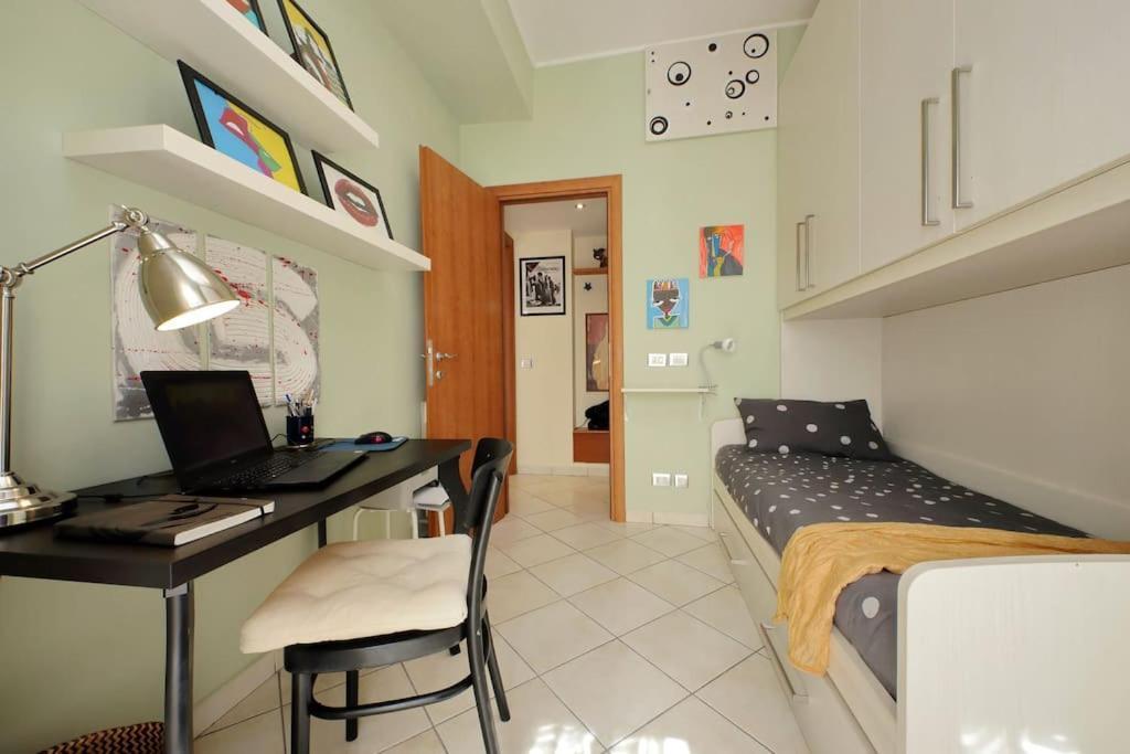 Relax Rome With 2 Balconies - 2 Bedroom Flat, 3Rd Floor With Lift, High Comfort, Quite, A Walk From Urban Train Station Gemelli And Metro A Stops Battistini & Cornelia Connecting To Center In 20 Minutes, 2 Steps From Bus Stop, Cycle Path, Groceries Екстериор снимка